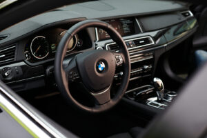 740i Interior A