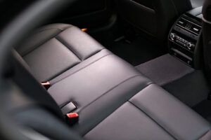 740i Interior C
